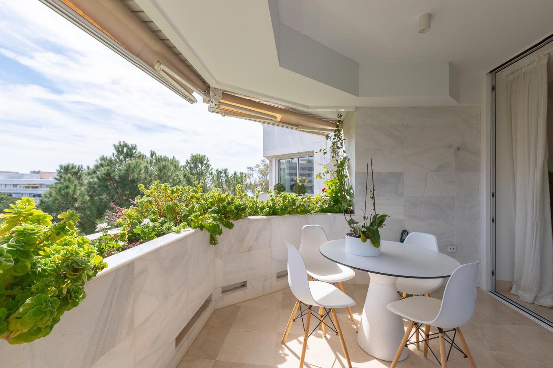Lujoso Apartamento Con Piscina En Paseo Maritimo Marbella Exterior photo