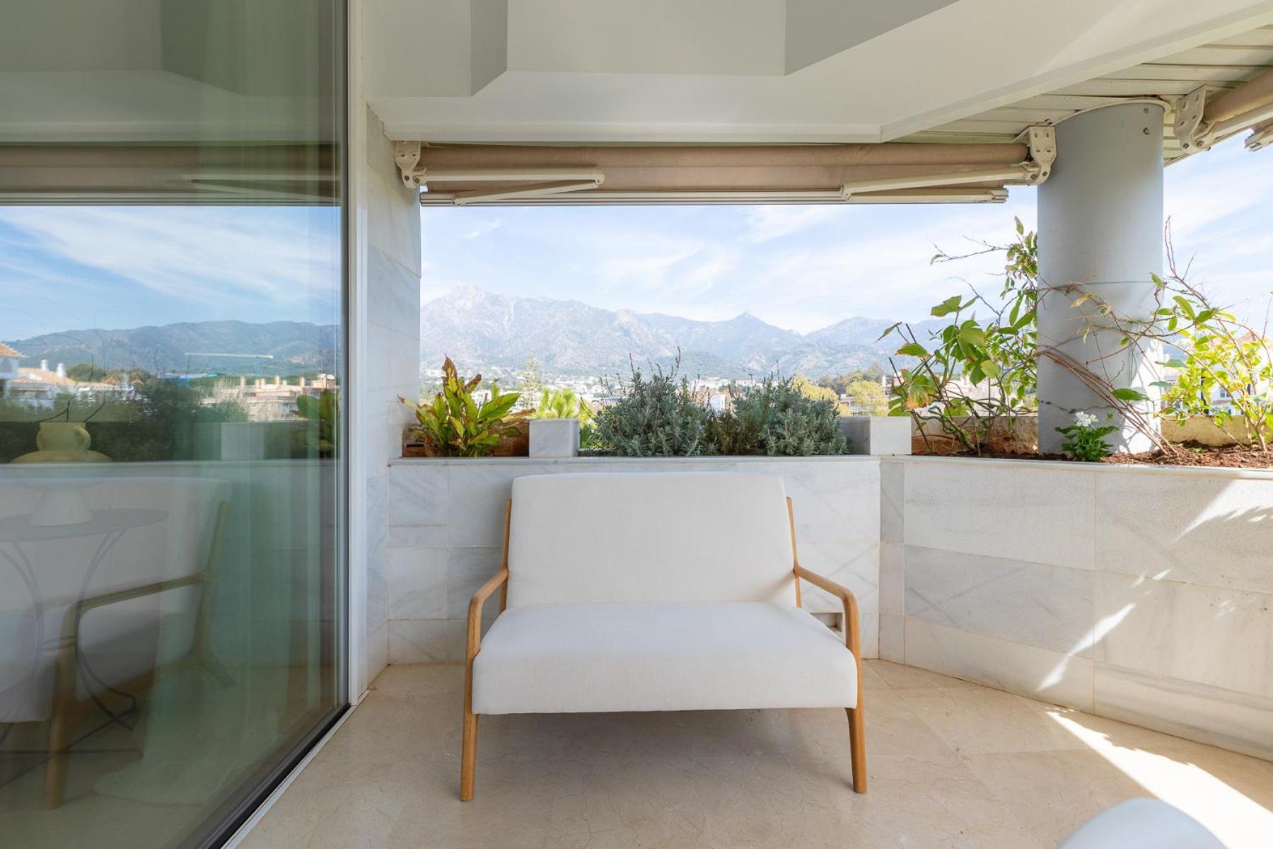 Lujoso Apartamento Con Piscina En Paseo Maritimo Marbella Exterior photo