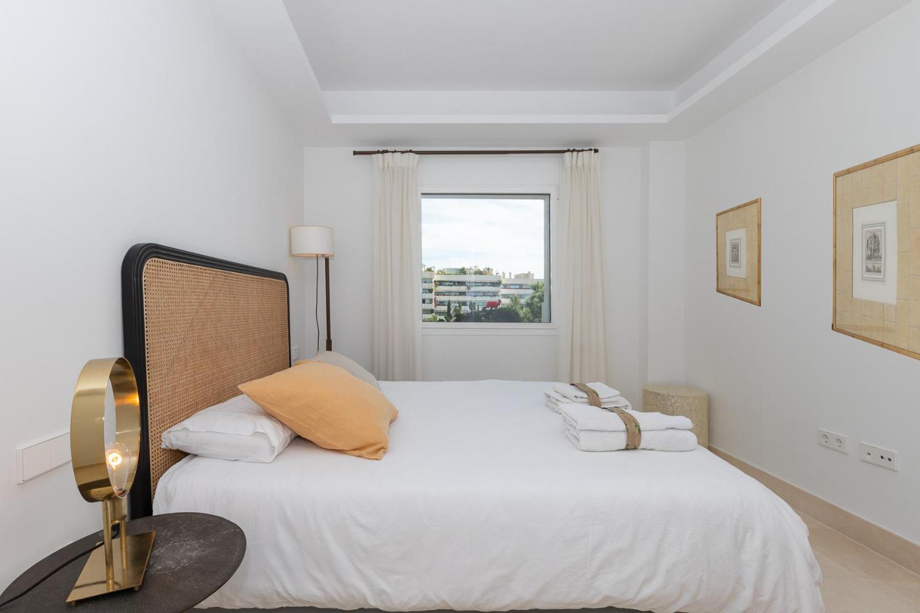 Lujoso Apartamento Con Piscina En Paseo Maritimo Marbella Exterior photo